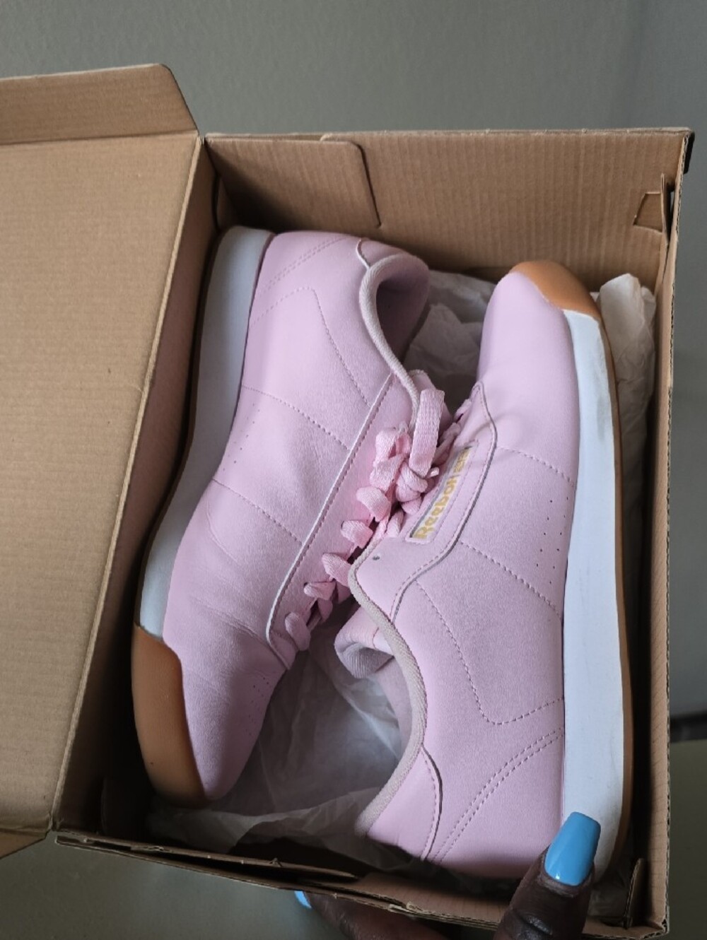Reebok Pink Classic Low-Top Sneakers - Picture 16 of 16